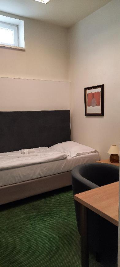 Corner Hotel U Divadla*** - ズノイモ エクステリア 写真